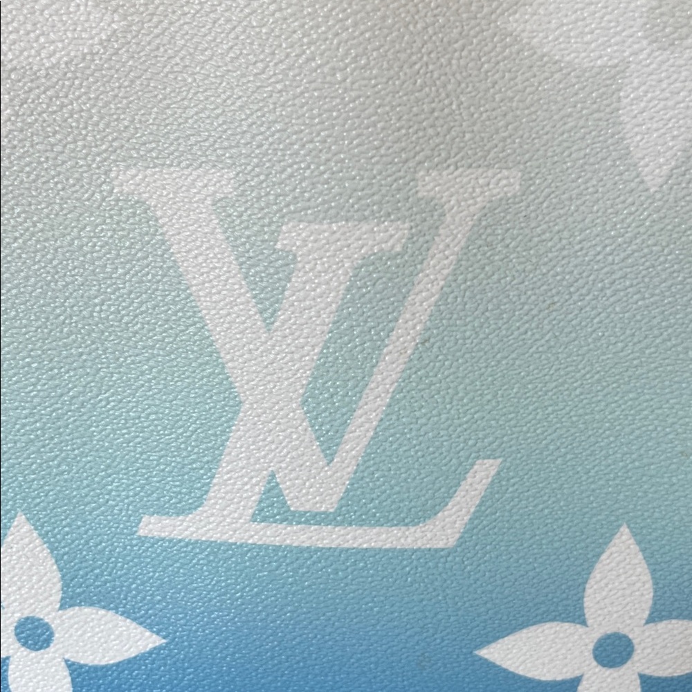 Louis Vuitton Monogram Giant Neverfull MM Gradient By The Pool Tote - Picture 2 of 16